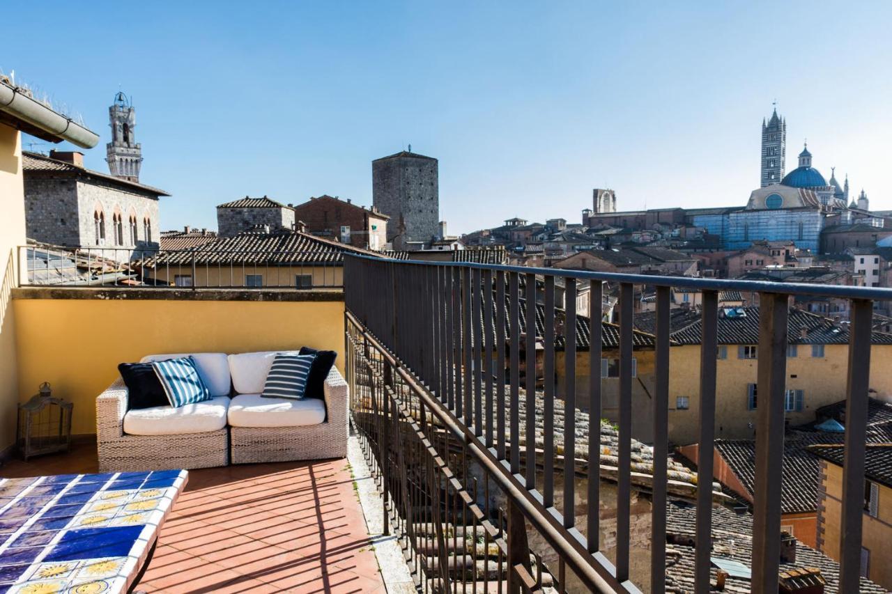 シエーナLa Terrazza Sul Duomoアパートメント エクステリア 写真