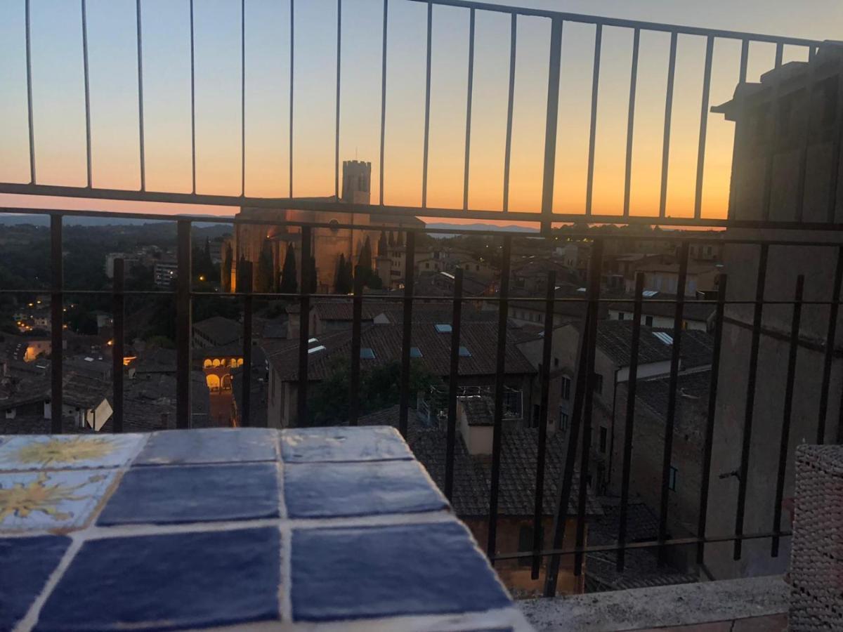 シエーナLa Terrazza Sul Duomoアパートメント エクステリア 写真