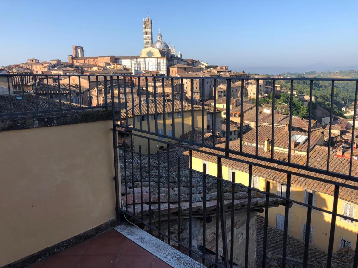 シエーナLa Terrazza Sul Duomoアパートメント エクステリア 写真