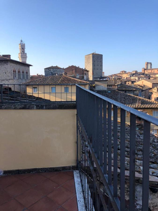 シエーナLa Terrazza Sul Duomoアパートメント エクステリア 写真