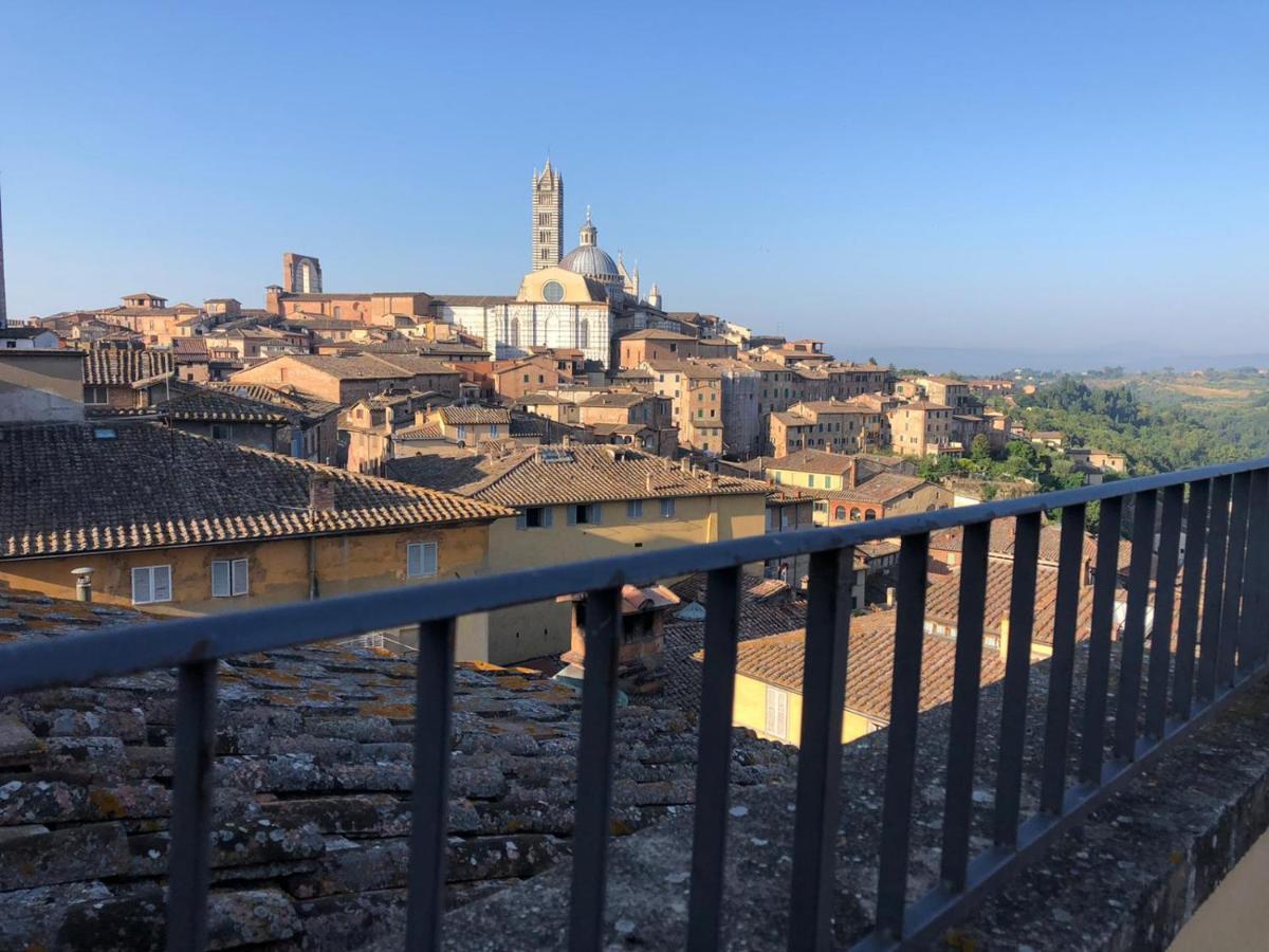 シエーナLa Terrazza Sul Duomoアパートメント エクステリア 写真